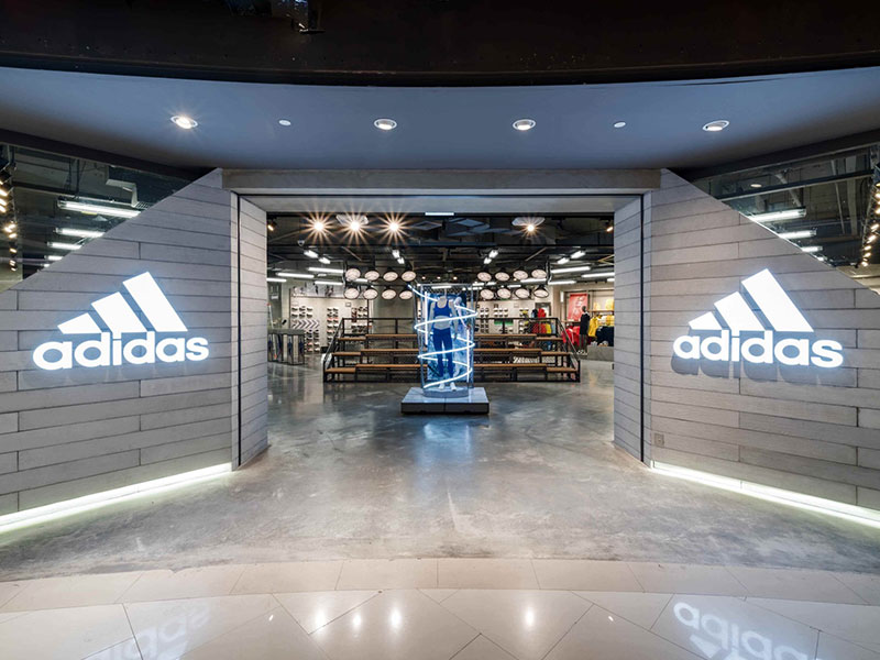 hazlo plano daño Cuaderno Adidas Brand Centre | Ratchaprasong District Bangkok