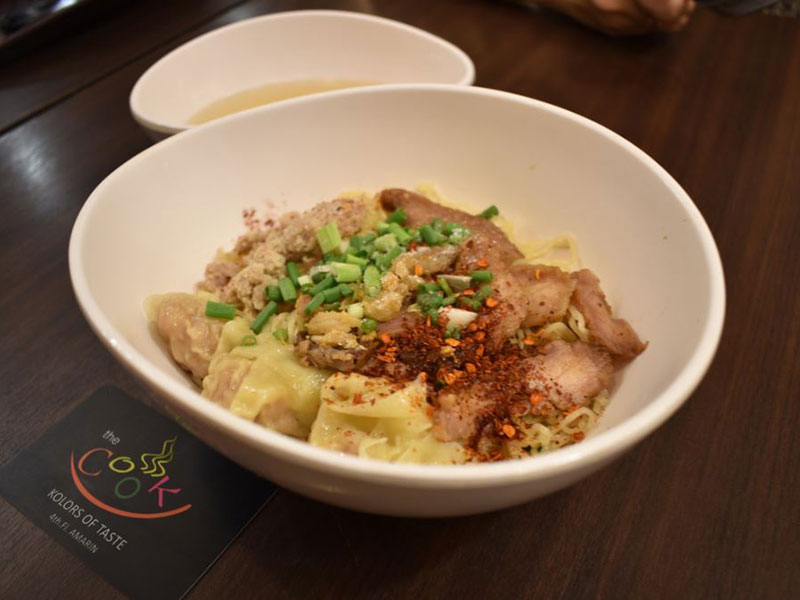 Boonlert Restaurant – Wonton Egg Noodle with Soy Sauce Grilled Pork