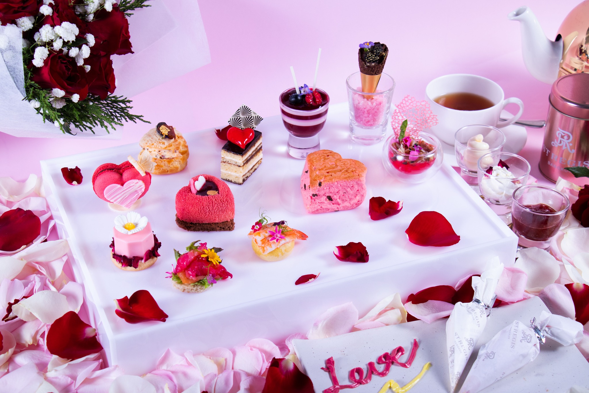 พบกับชุดน้ำชายามบ่าย ธีมใหม่ “Palette of Love Afternoon Tea ประจำเดือนแห่งความรัก   เดอะ เซนต์ รีจิส กรุงเทพฯ